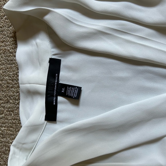 Nearly new cream/white blouse. Light & hangs nicely. White House Black Market - Picture 3 of 3
